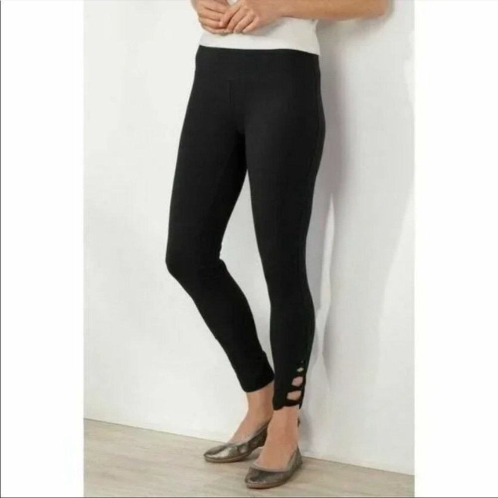 SOFT SURROUNDINGS Black Slimsations Lattice Twist Leggings